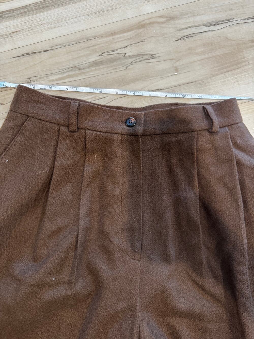 Vintage Womens Casual Corner Merino Wool Walking Shorts